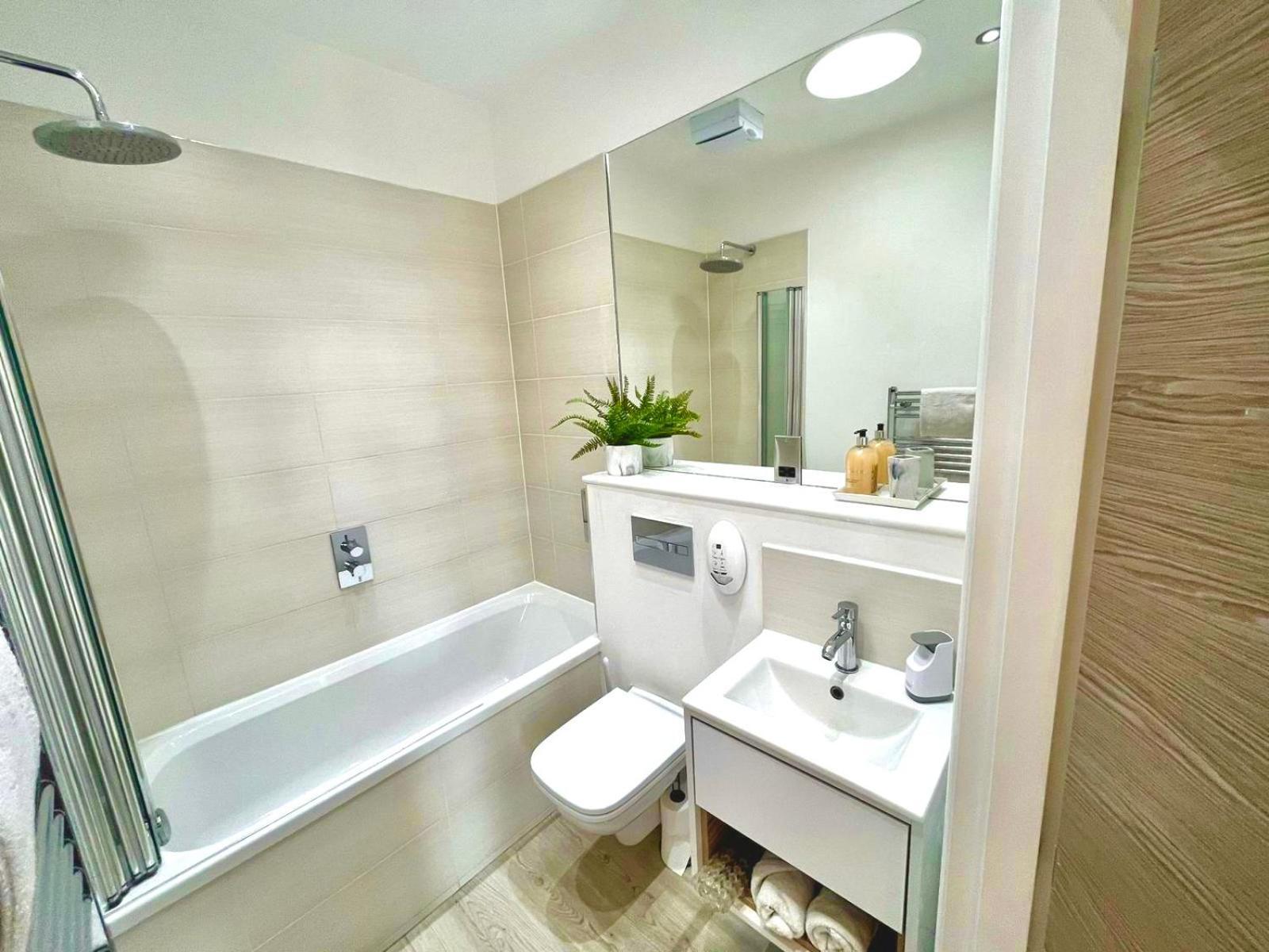 The Penthouse Margate, Balconies, Sea View, Gated Parking, Air Con! Apartment Exterior photo